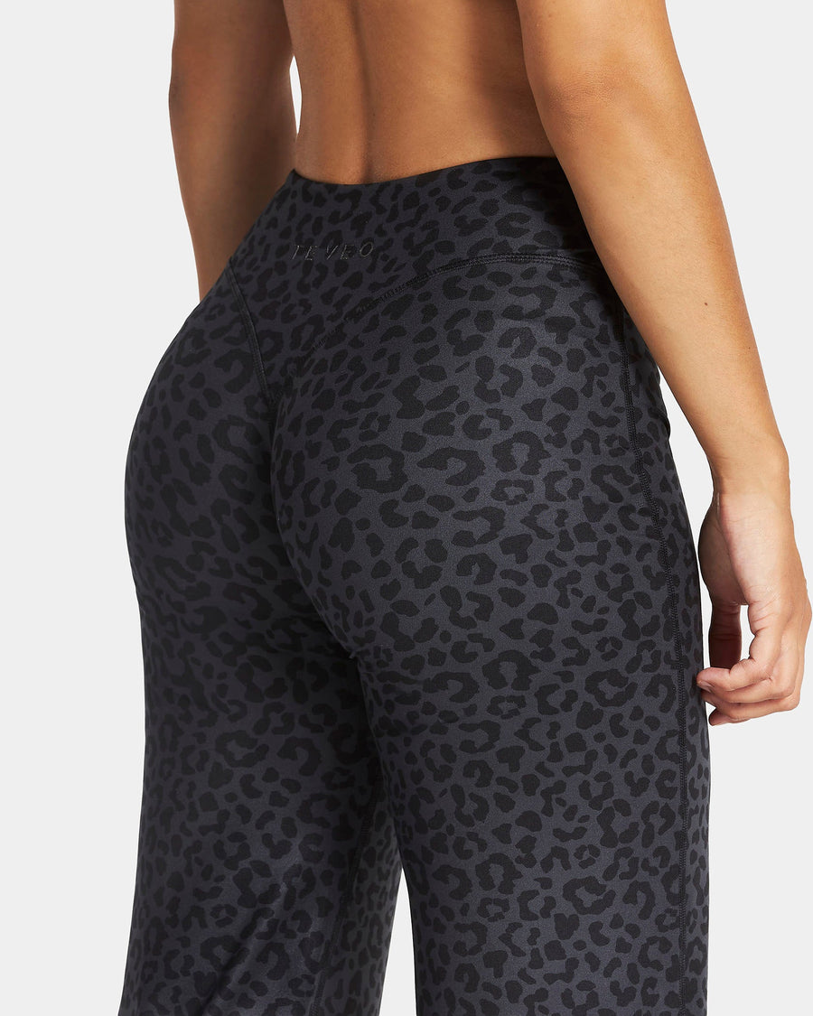 Pantalon à jambe droite standard Allrounder « Léopard noir »