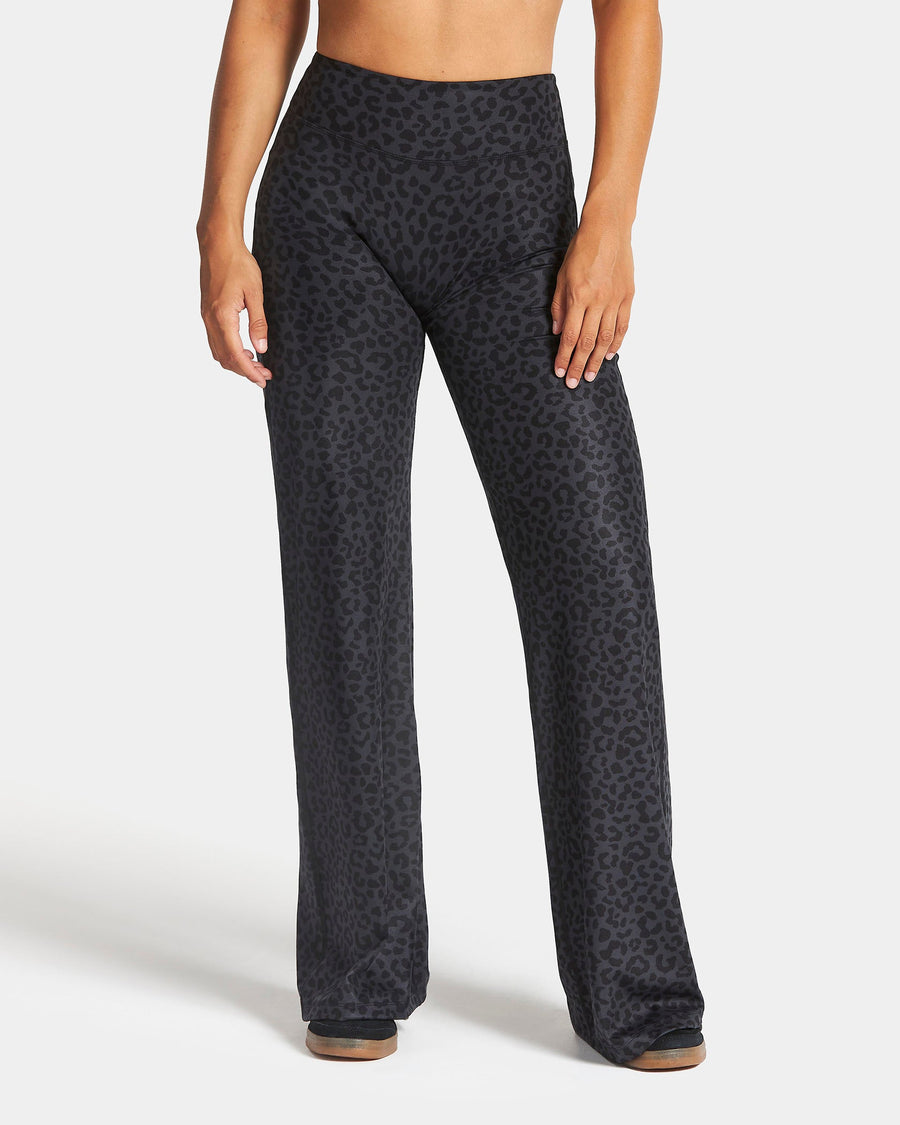 Pantalon à jambe droite standard Allrounder « Léopard noir »