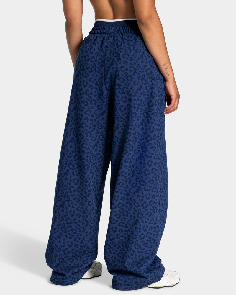 Pantalon de jogging Wide Leg Contrastline « Léopard bleu foncé »