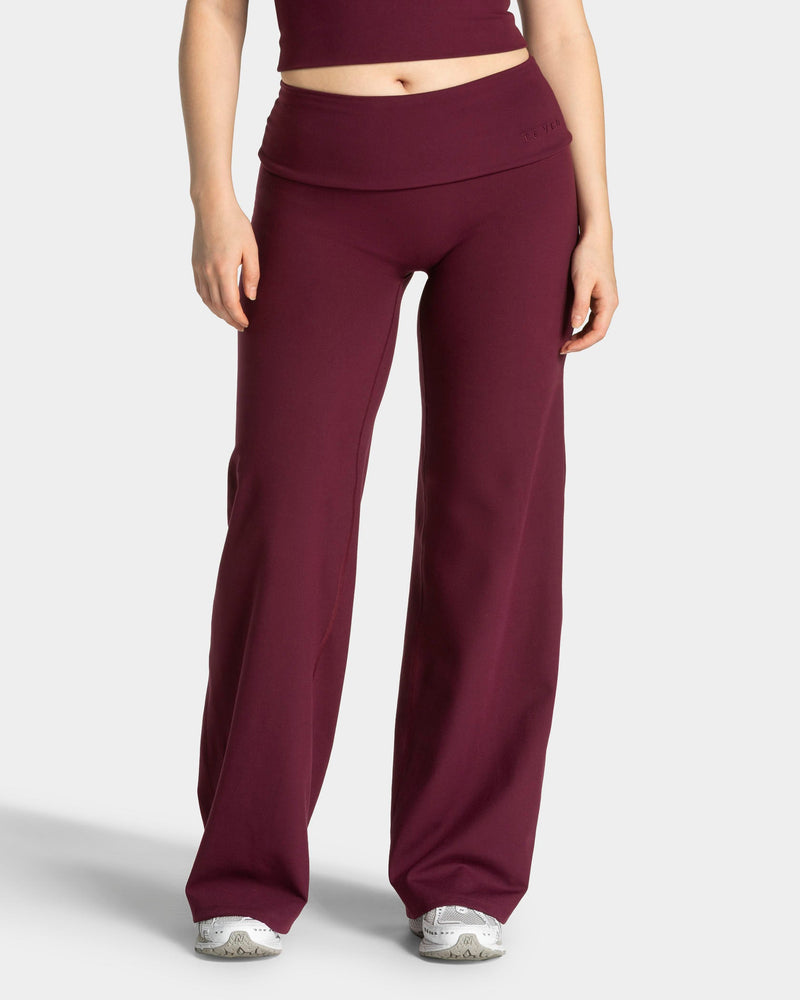 Pantalon à jambe droite et coupe longue Mellow Fold Over « prune »