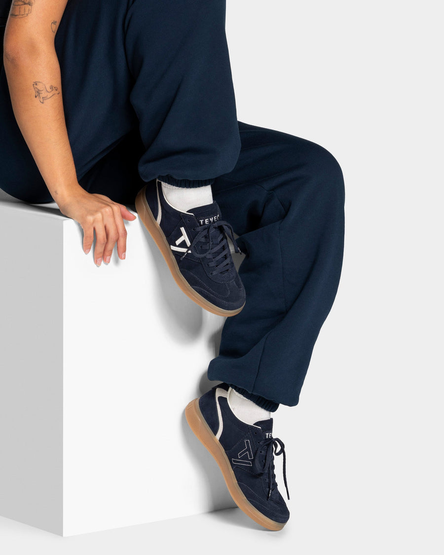 Baskets Classic Femme « Midnight/blanc cassé »