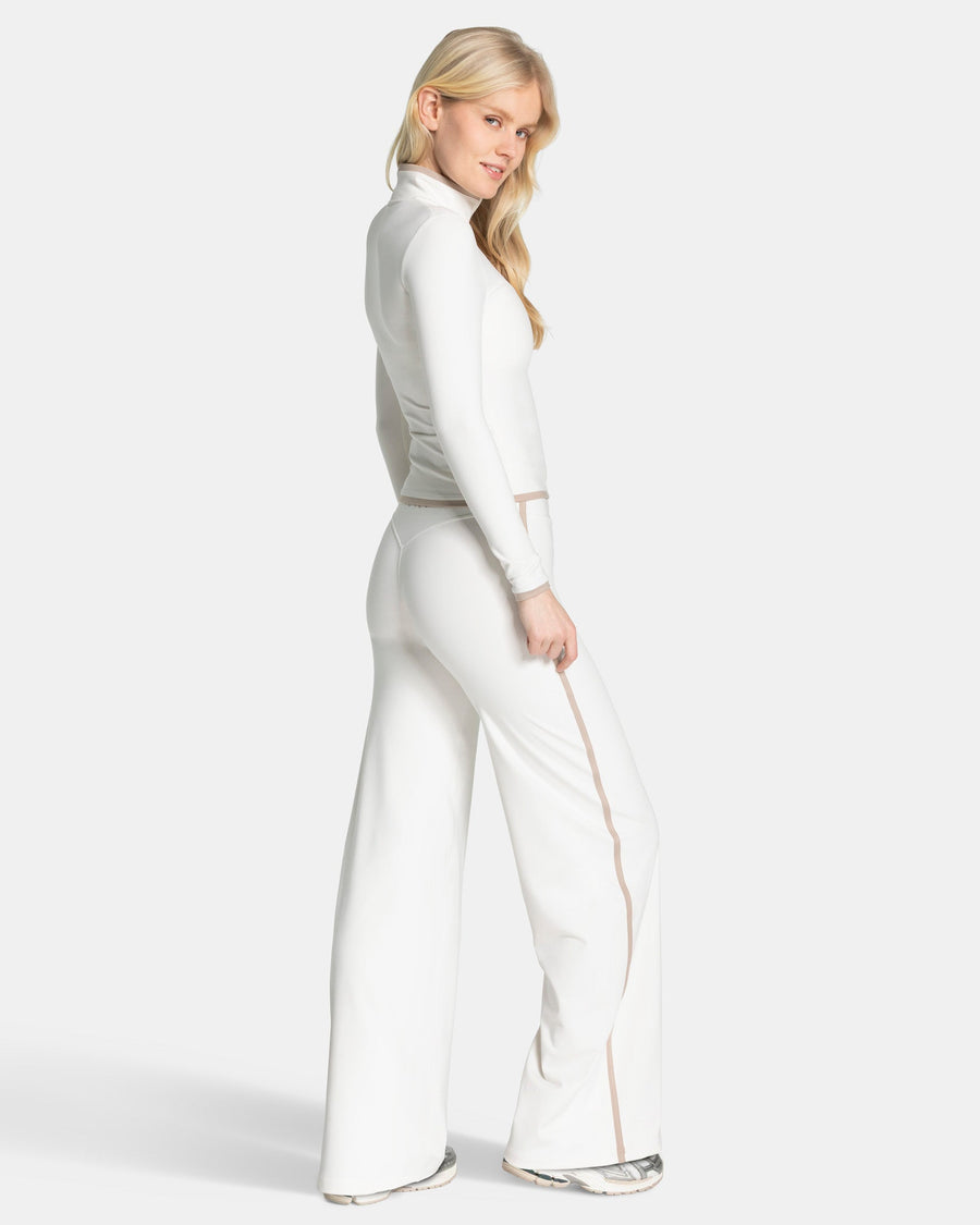 Veste de sport zippée sculptante Soft « Blanc cassé »