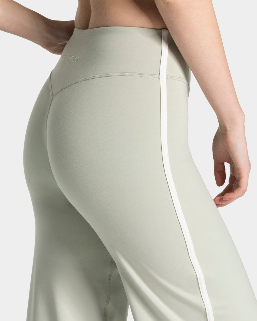 Pantalon à jambe droite et coupe longue Soft « Pistache »